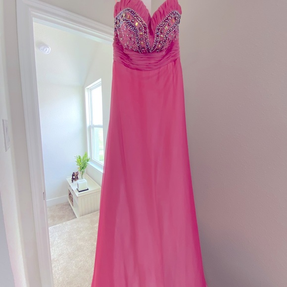 Pink Prom dress - Picture 2 of 7